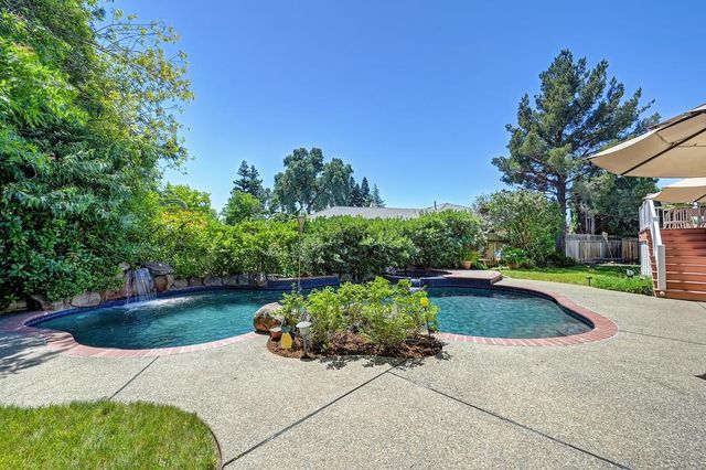 100 Bermuda Ct, Roseville, CA 95678