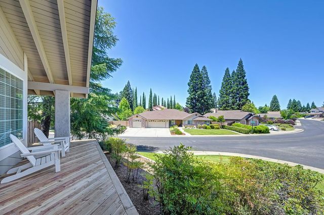 100 Bermuda Ct, Roseville, CA 95678