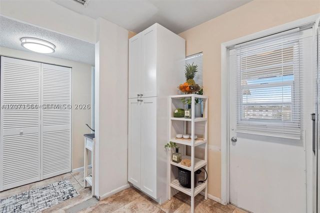 8161 SW 24Th Ct 404, Davie, FL 33324