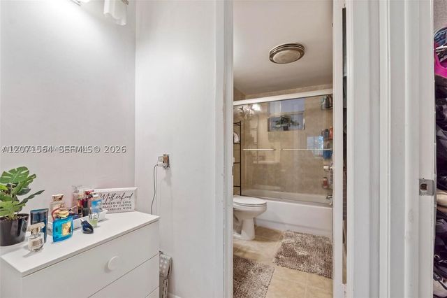 8161 SW 24Th Ct 404, Davie, FL 33324