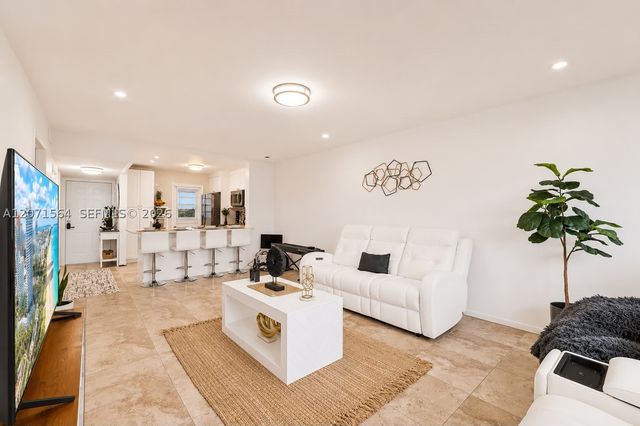 8161 SW 24Th Ct 404, Davie, FL 33324