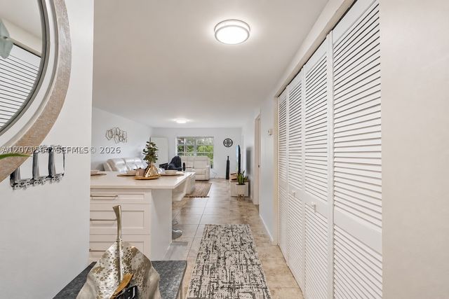 8161 SW 24Th Ct 404, Davie, FL 33324