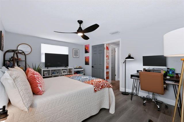 6660 27TH WAY N, St Petersburg, FL 33702
