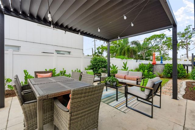 6660 27TH WAY N, St Petersburg, FL 33702
