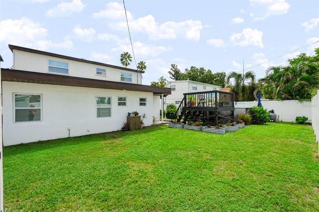 6660 27TH WAY N, St Petersburg, FL 33702