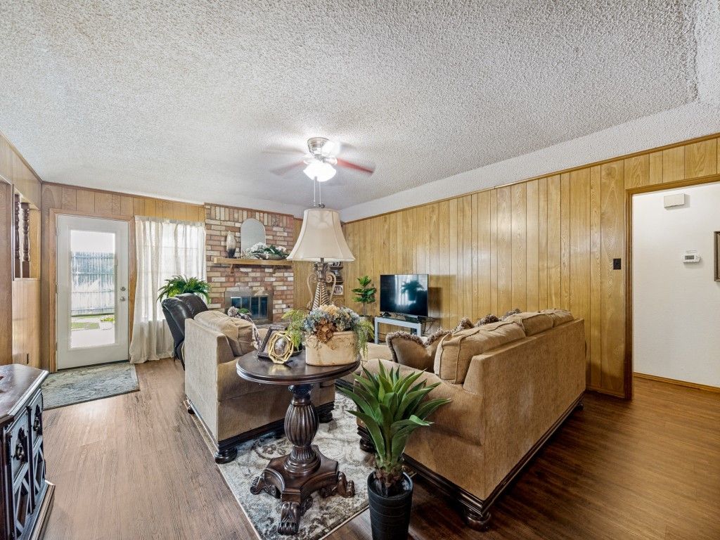 2728 Meadow Green, Bedford, TX 76021 — photo 3