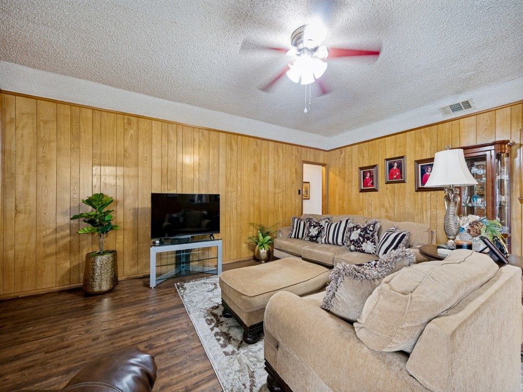 2728 Meadow Green, Bedford, TX 76021 — photo 4