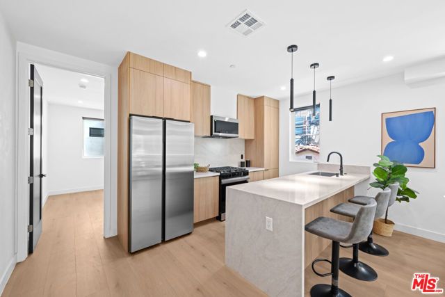 837 N Detroit Street, Los Angeles, CA 90046