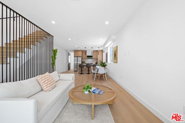 837 N Detroit Street, Los Angeles, CA 90046
