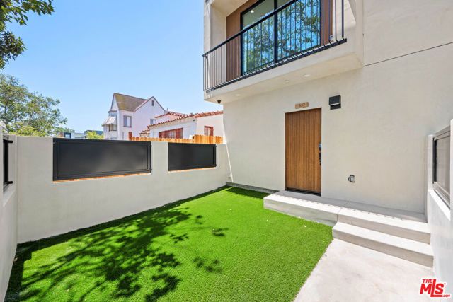 837 N Detroit Street, Los Angeles, CA 90046