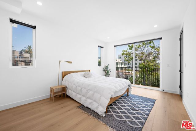 837 N Detroit Street, Los Angeles, CA 90046
