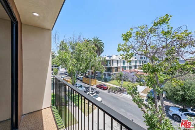 837 N Detroit Street, Los Angeles, CA 90046