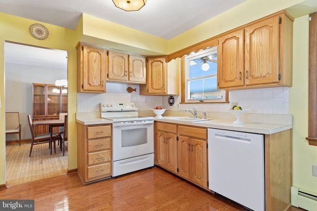 1460 CATHYS LN, North Wales, PA 19454