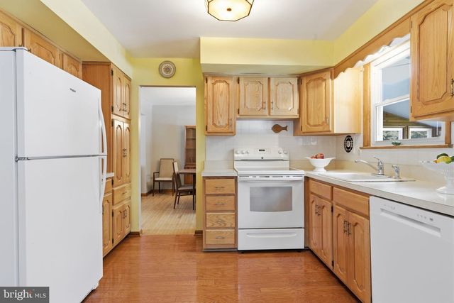 1460 CATHYS LN, North Wales, PA 19454