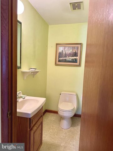 1460 CATHYS LN, North Wales, PA 19454