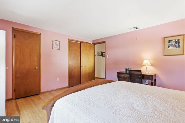 1460 CATHYS LN, North Wales, PA 19454