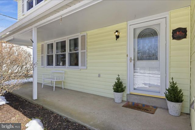 1460 CATHYS LN, North Wales, PA 19454