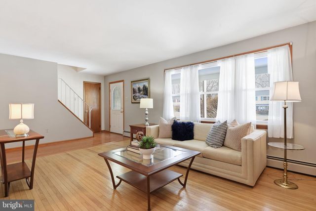 1460 CATHYS LN, North Wales, PA 19454