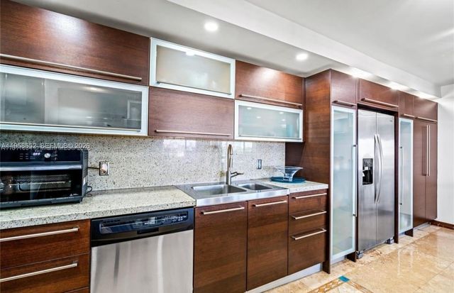 1800 NE 114th St 811, Miami, FL 33181