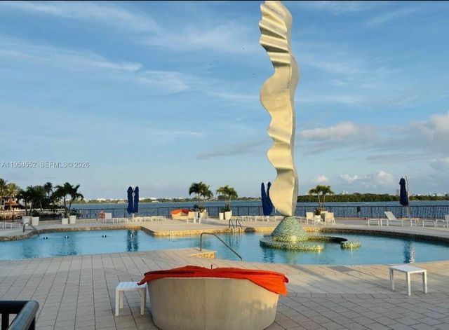 1800 NE 114th St 811, Miami, FL 33181