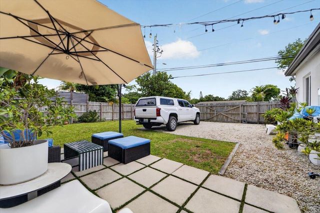 995 NE 156th Terrace, North Miami Beach, FL 33162