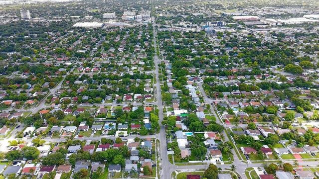 995 NE 156th Terrace, North Miami Beach, FL 33162