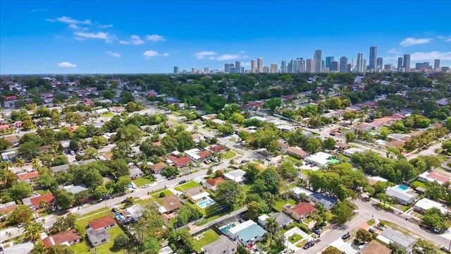 995 NE 156th Terrace, North Miami Beach, FL 33162