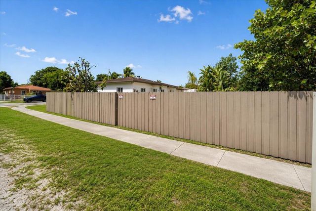 995 NE 156th Terrace, North Miami Beach, FL 33162
