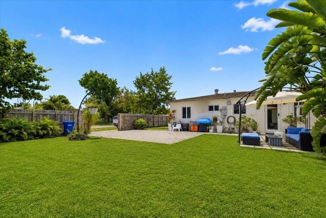 995 NE 156th Terrace, North Miami Beach, FL 33162