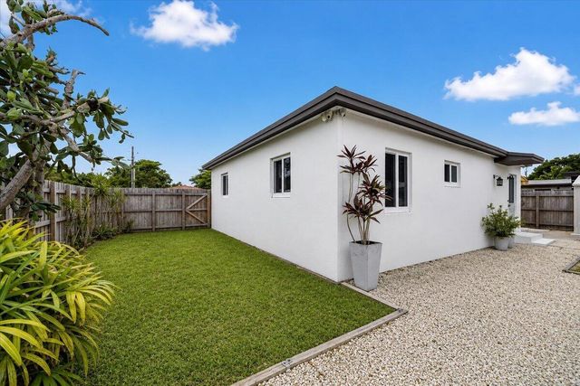 995 NE 156th Terrace, North Miami Beach, FL 33162