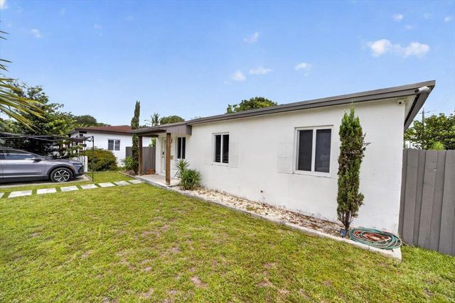 995 NE 156th Terrace, North Miami Beach, FL 33162