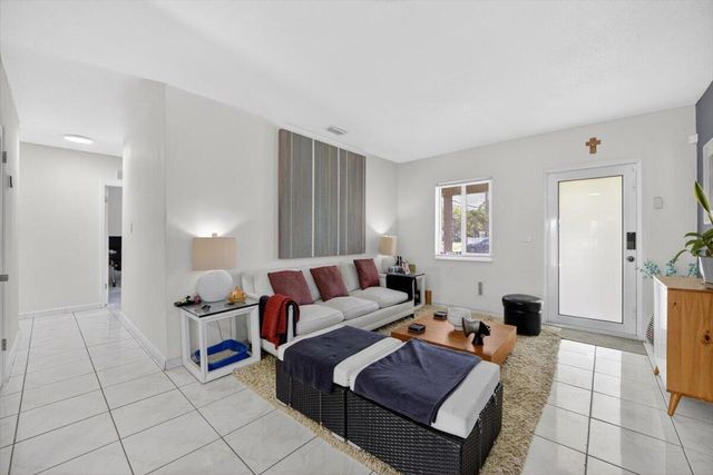 995 NE 156th Terrace, North Miami Beach, FL 33162