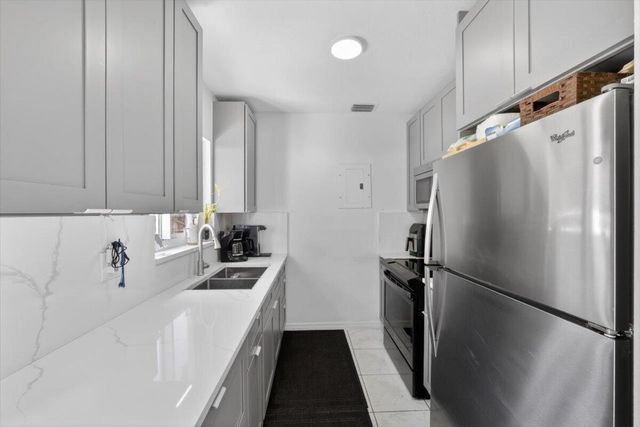 995 NE 156th Terrace, North Miami Beach, FL 33162