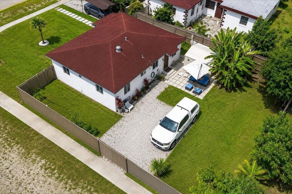 995 NE 156th Terrace, North Miami Beach, FL 33162
