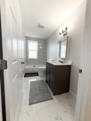 437 Sapphire Way, Bloomfield, PA 15224