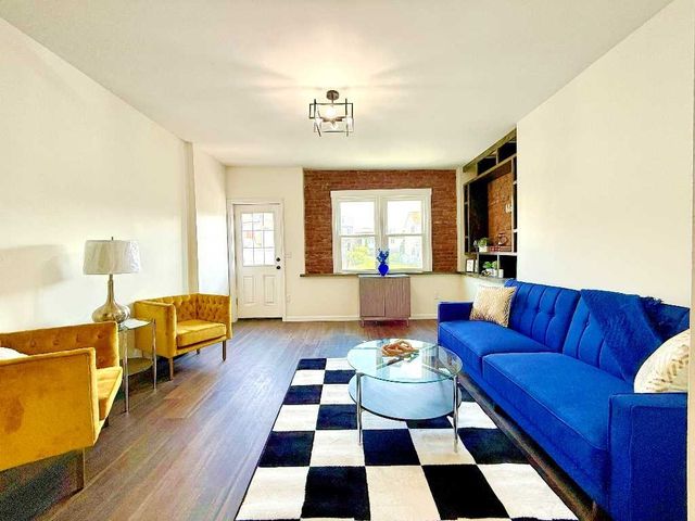 437 Sapphire Way, Bloomfield, PA 15224