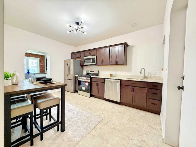 437 Sapphire Way, Bloomfield, PA 15224