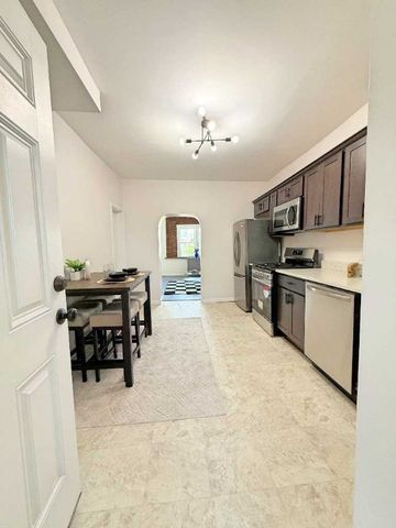 437 Sapphire Way, Bloomfield, PA 15224