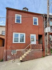 437 Sapphire Way, Bloomfield, PA 15224