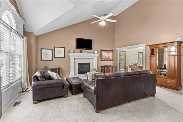 7640 N Everton Avenue, Kansas City, MO 64152