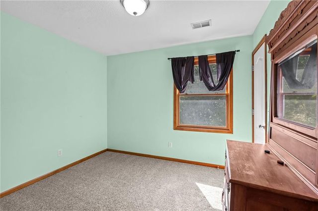 7640 N Everton Avenue, Kansas City, MO 64152