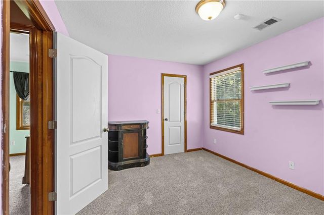 7640 N Everton Avenue, Kansas City, MO 64152