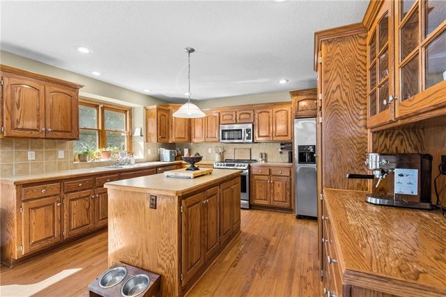 7640 N Everton Avenue, Kansas City, MO 64152