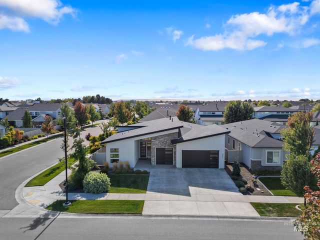923 E Rio Chico Dr, Kuna, ID 83634