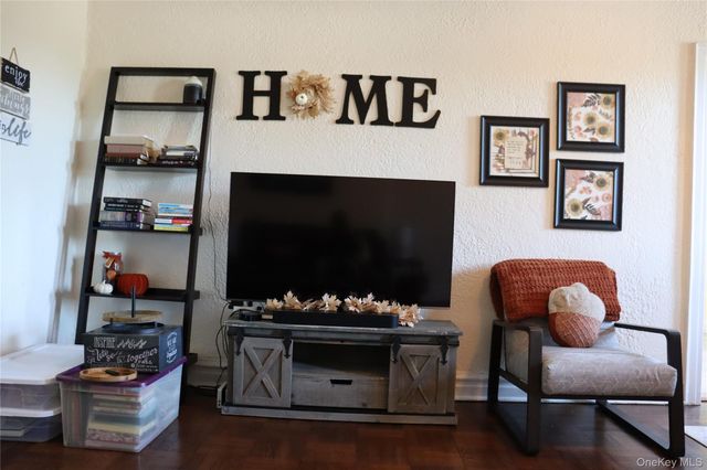 47 N Central Avenue 3K, Hartsdale, NY 10530