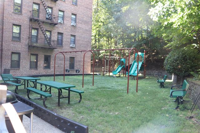 47 N Central Avenue 3K, Hartsdale, NY 10530