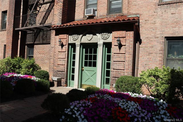 47 N Central Avenue 3K, Hartsdale, NY 10530