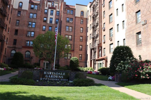 47 N Central Avenue 3K, Hartsdale, NY 10530
