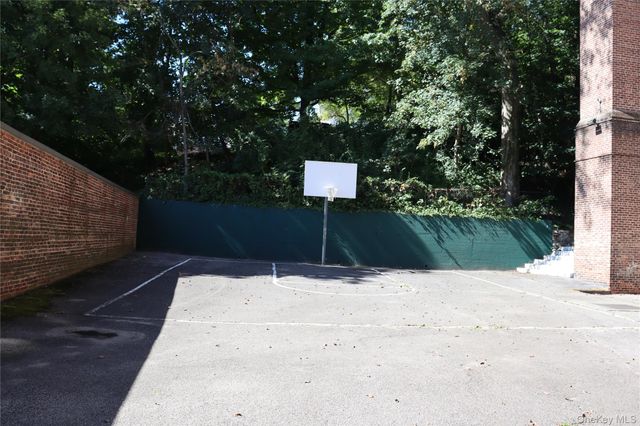 47 N Central Avenue 3K, Hartsdale, NY 10530