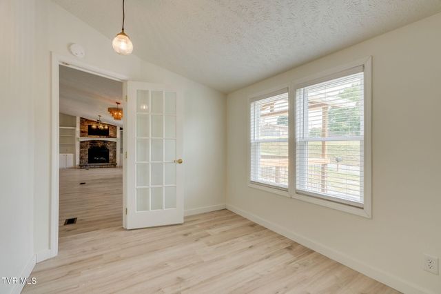 1609 Mccracken Lane, Mount Carmel, TN 37645